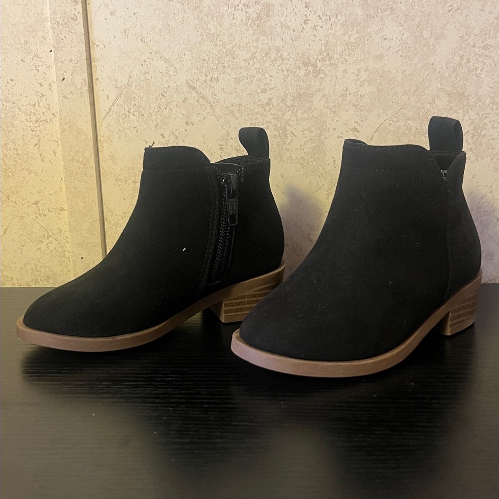 Chic Black Ankle Boots with Brown Sole